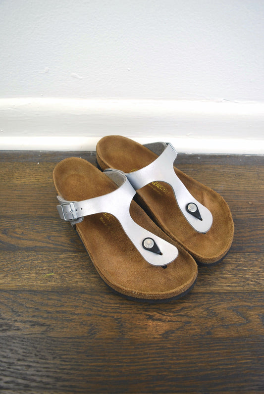 Birkenstock Summer Collection Gizeh Birko-Flor Metallic Silver Sandal