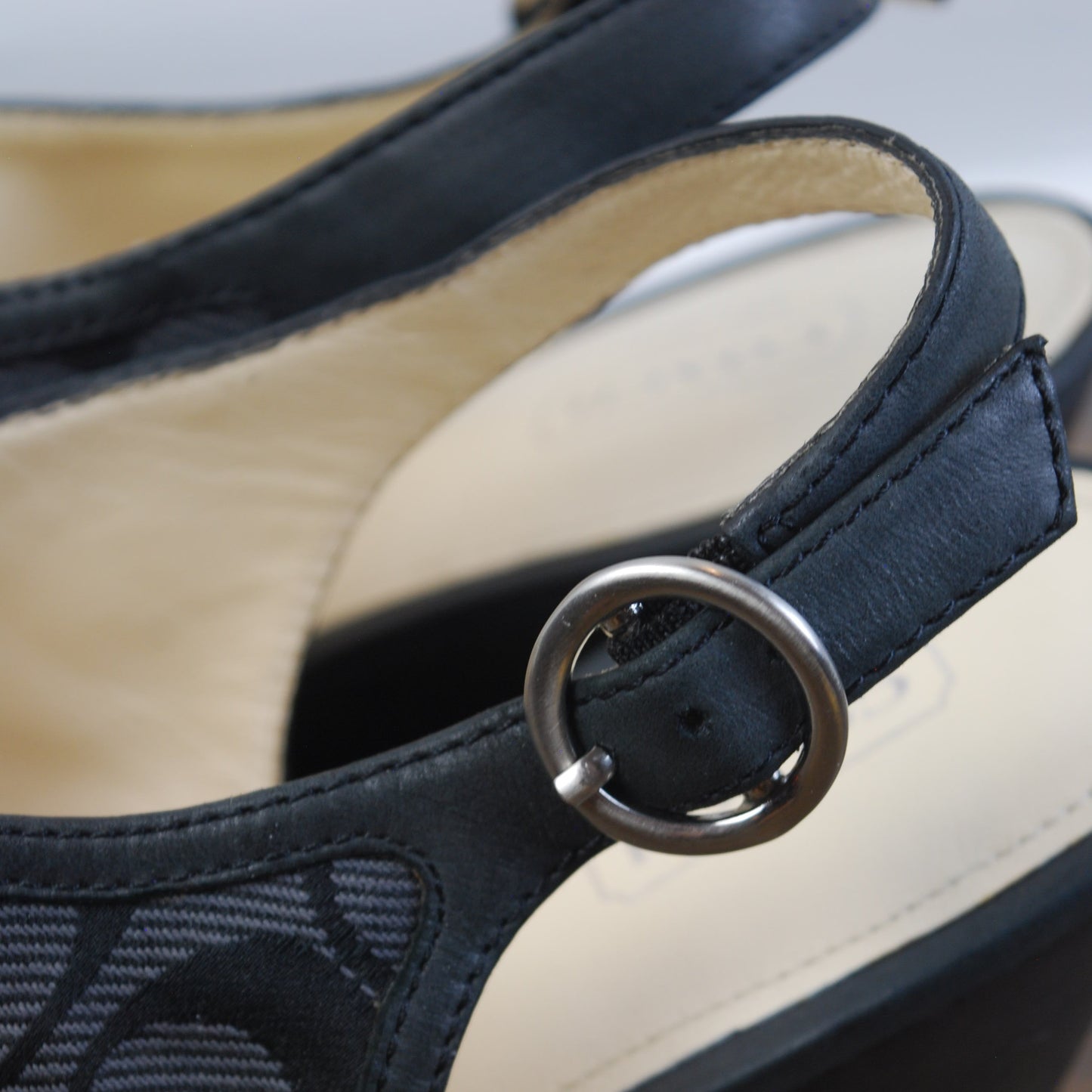 Coach Janet Signature Fabric Platform Wedge Peep Toe Heels Size 10