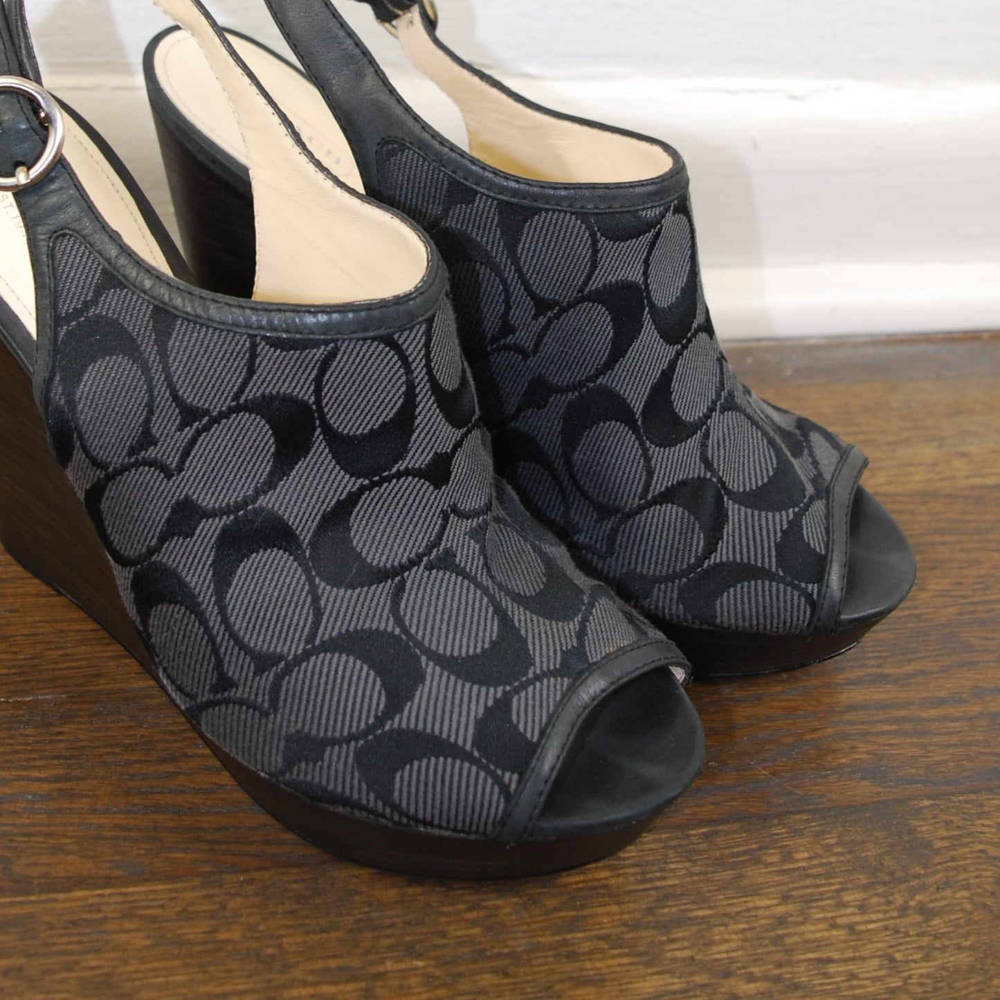 Coach Janet Signature Fabric Platform Wedge Peep Toe Heels Size 10