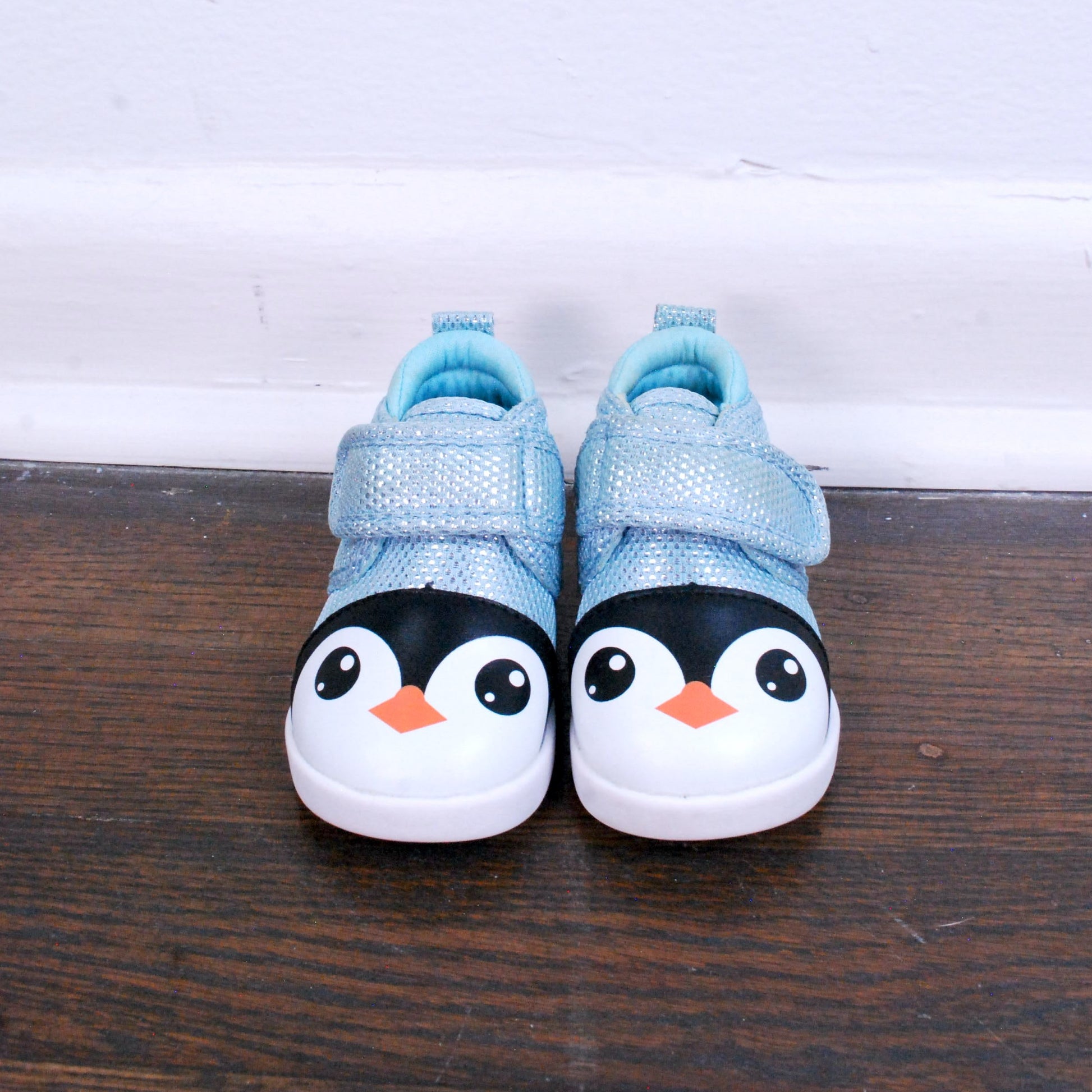 ikiki Penguin Squeaky Toddler Shoes Sparkly Blue Amelia Iceheart sz 2