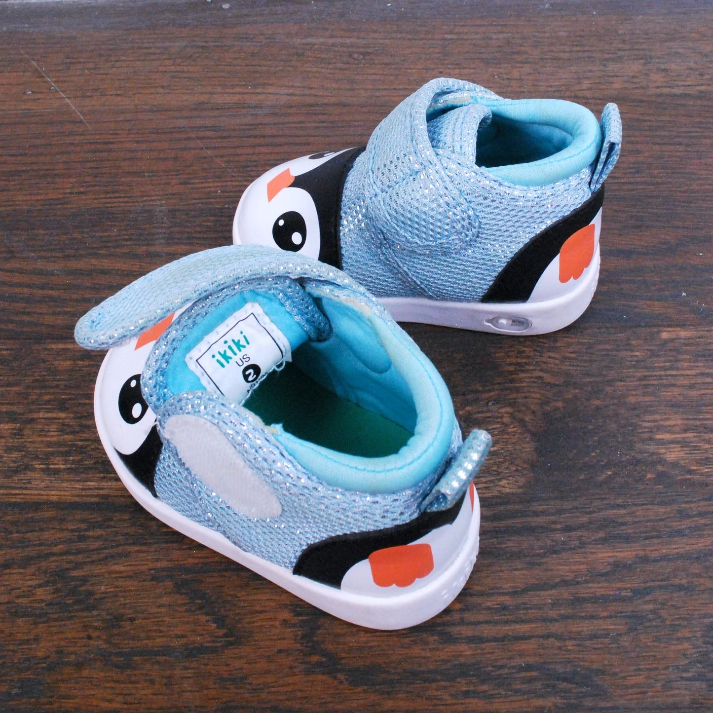 ikiki Penguin Squeaky Toddler Shoes Sparkly Blue Amelia Iceheart sz 2